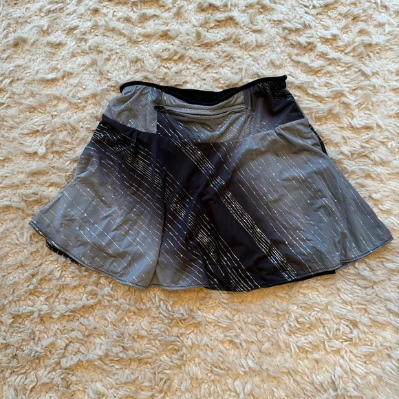 Dresses & Skirts - Sparkle skirts brand running skirt Women’s size medium